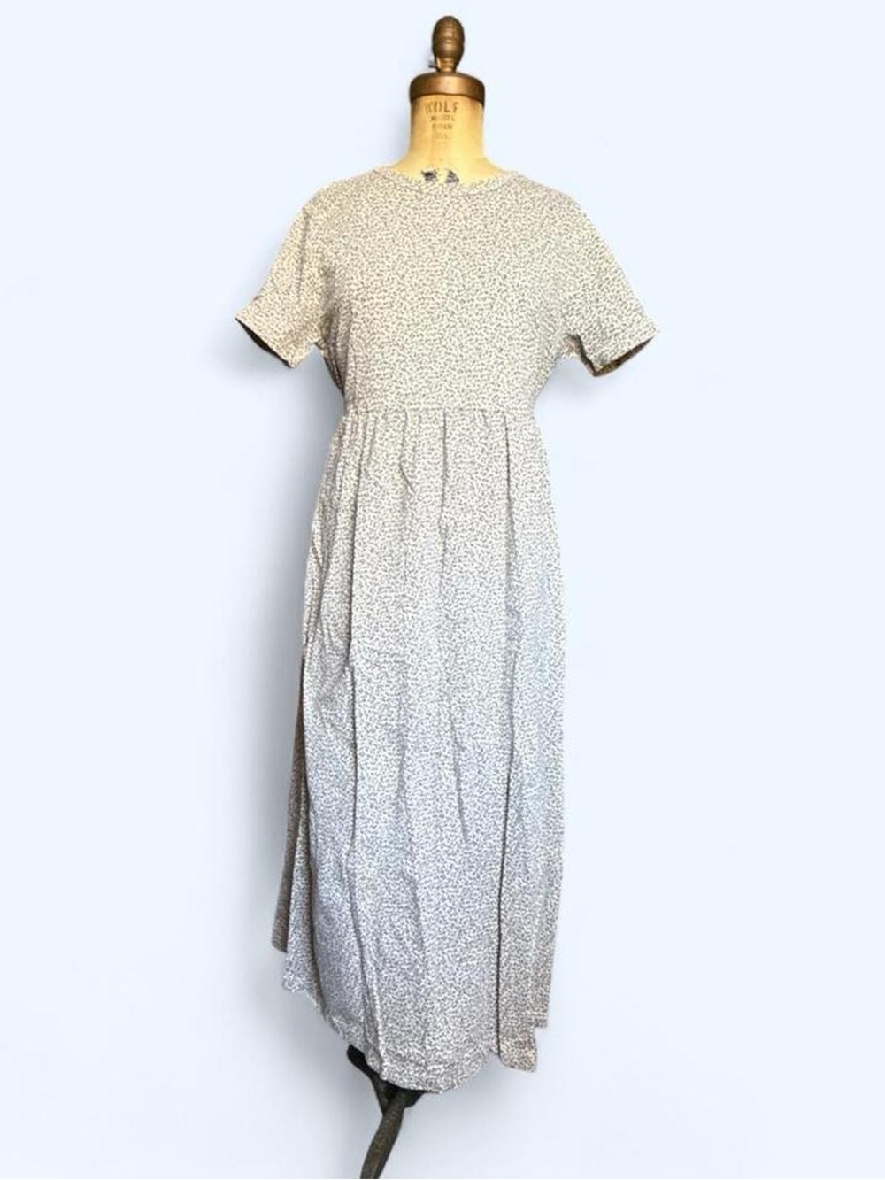 Women's Cream Floral Short-Sleeve Maxi Dress